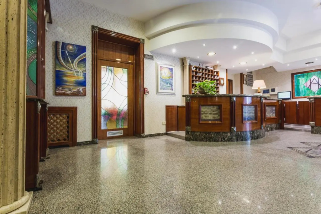 Phi Hotel Ambra