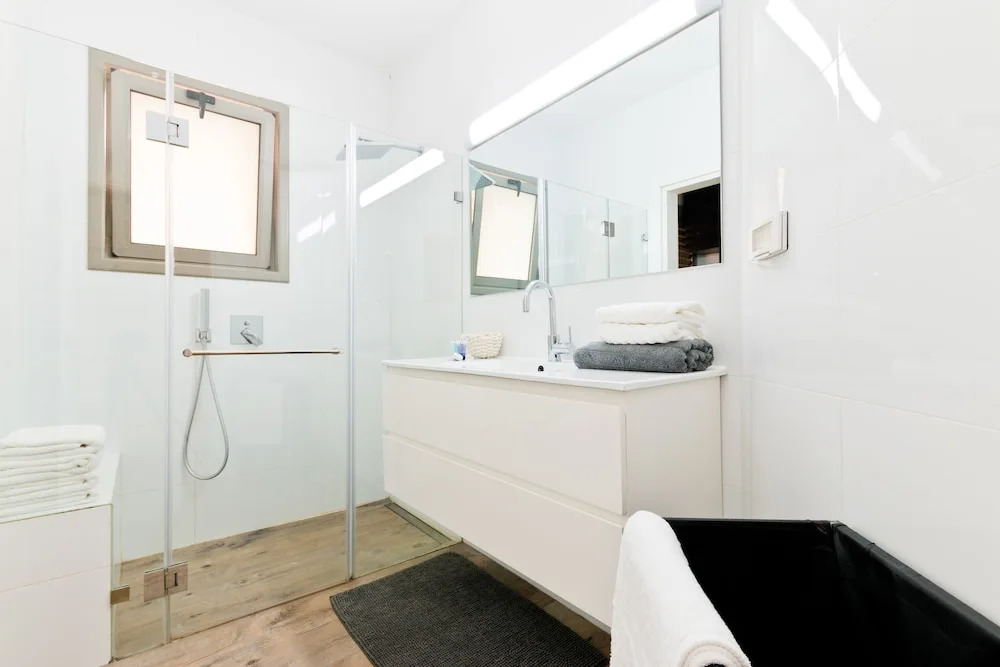 3 BR Family Home Sea View and 2 Parking