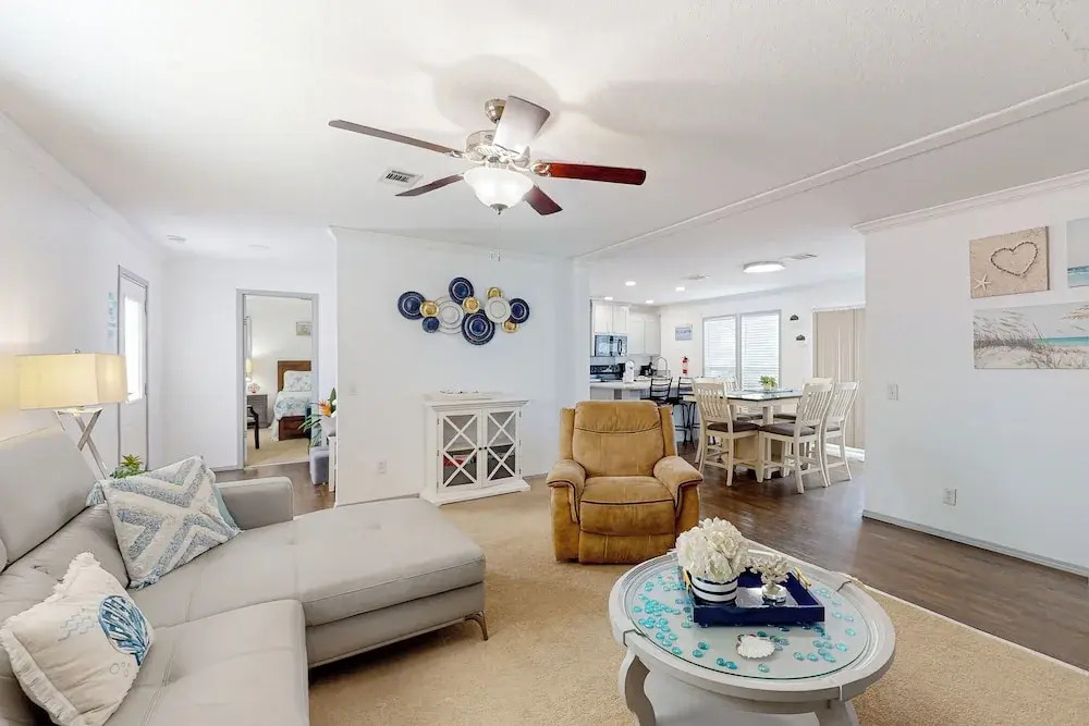 3BR Canal-front Home w/ Wifi & Boat Dock