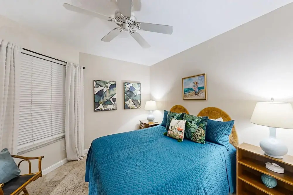 Luxurious Oceanfront Condo With Private Balcony, 2 Pools, and Beach Access