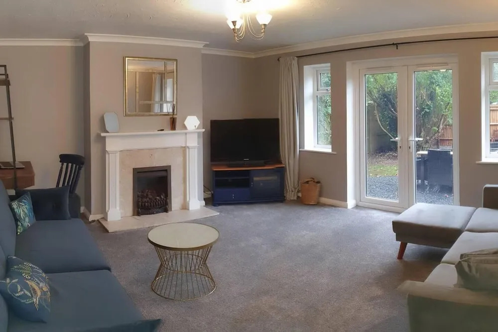 Spacious 2-bedroom Family Flat in Iver Heath