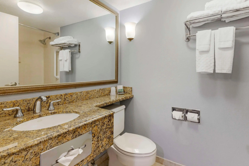 Best Western Hartford Hotel and Suites