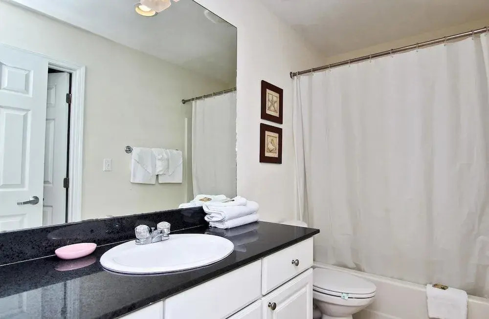 San Carlos 1509 - 3 Br condo