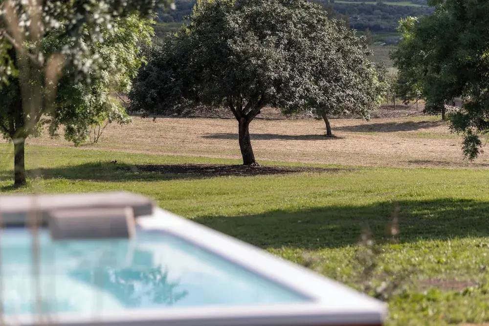 Scorzamara Country Lodges - Retreats with Private Pool or Jacuzzi