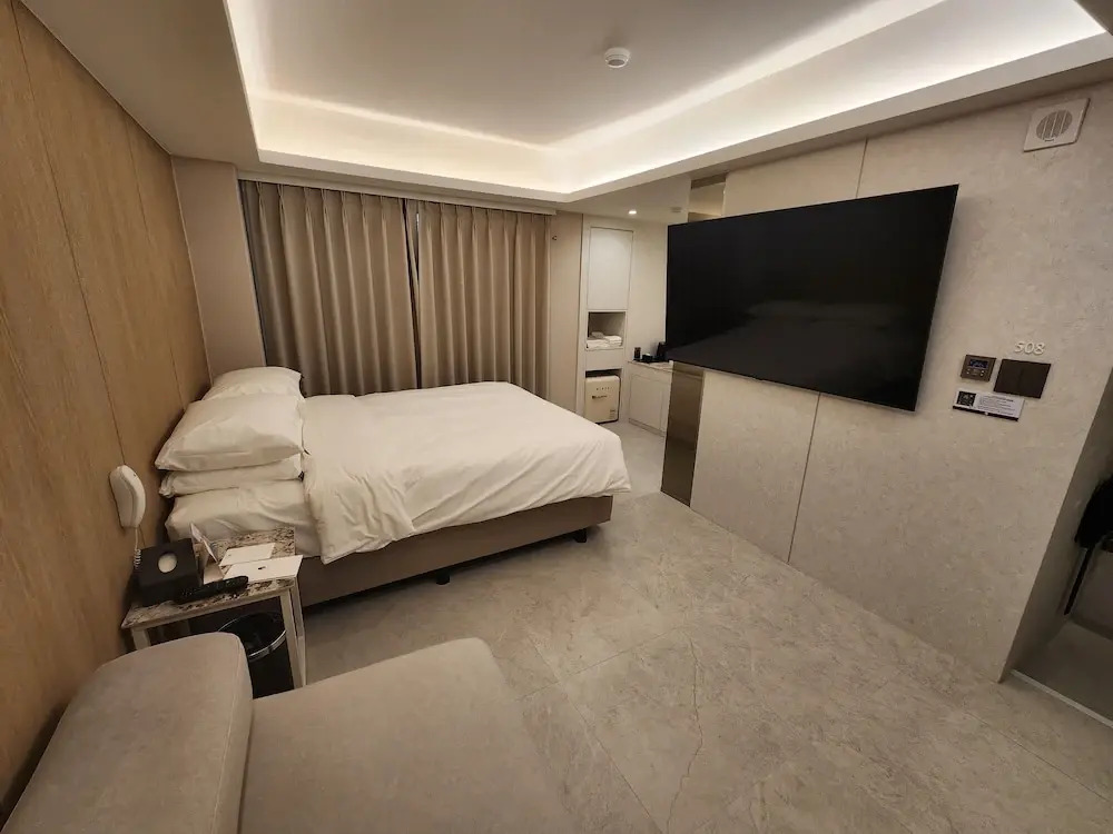 Seoul Inn Hotel by The Designers