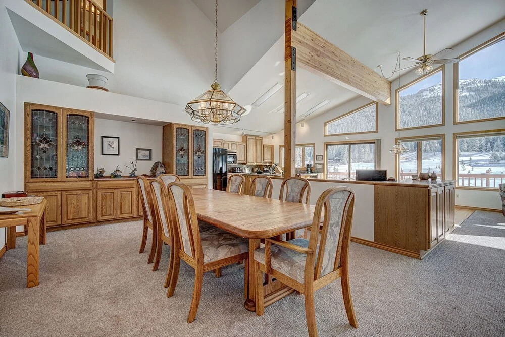 Evans Mountain Lodge
