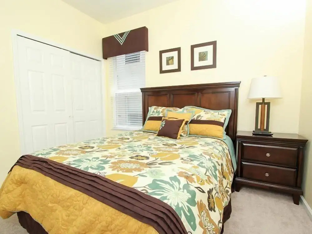 Lovely 4 Bedroom 4 Bath Pool Home in Kissimmee Resort