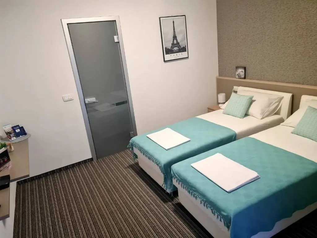 BoNiToS, SOBE-ROOMS