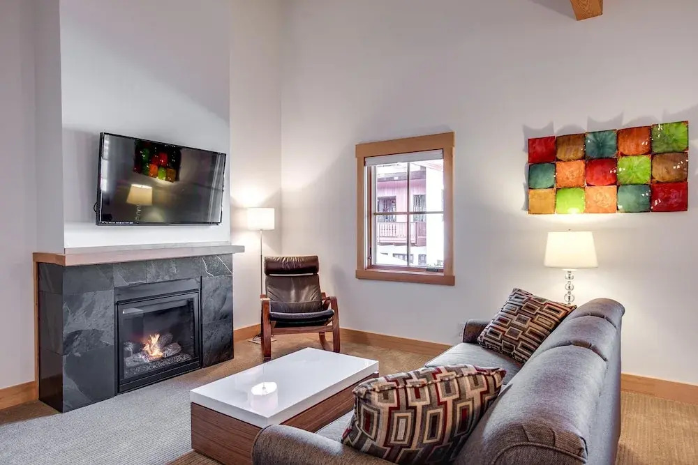 Front Street Suites