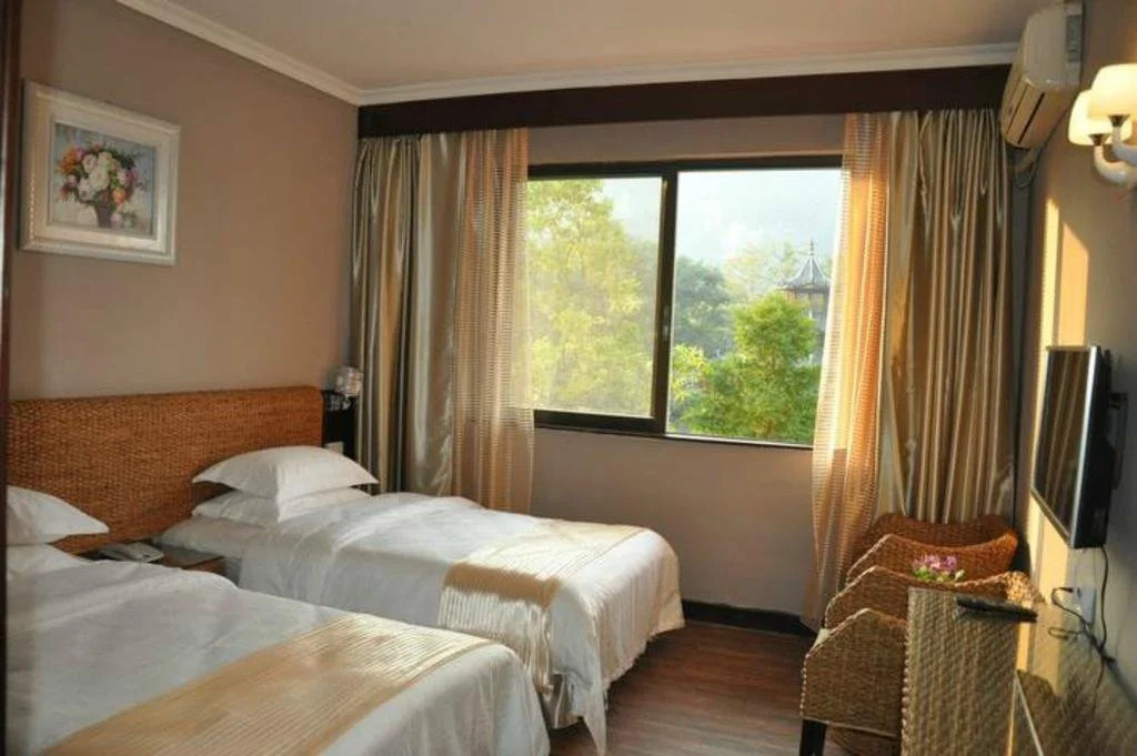 Guilin Lipu Fengyu Yanshan Resort
