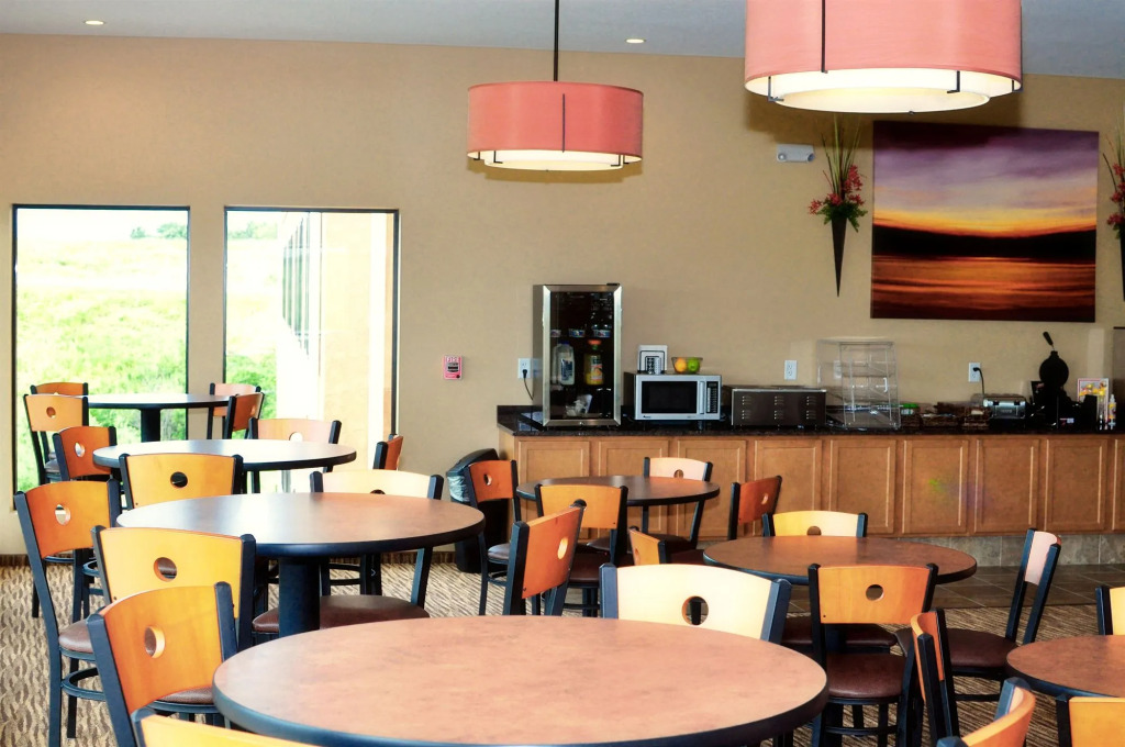 Cobblestone Inn & Suites - Newton