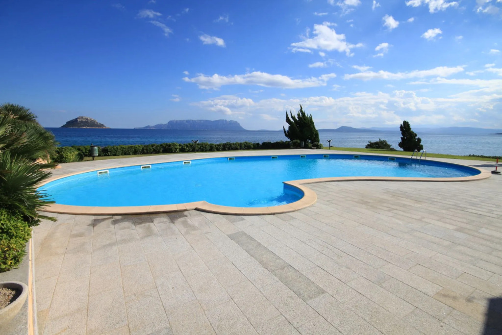 It consists of a large living room with comfortable sofa bed for 2 persons, two double bedrooms with-S'ABBA DI SU