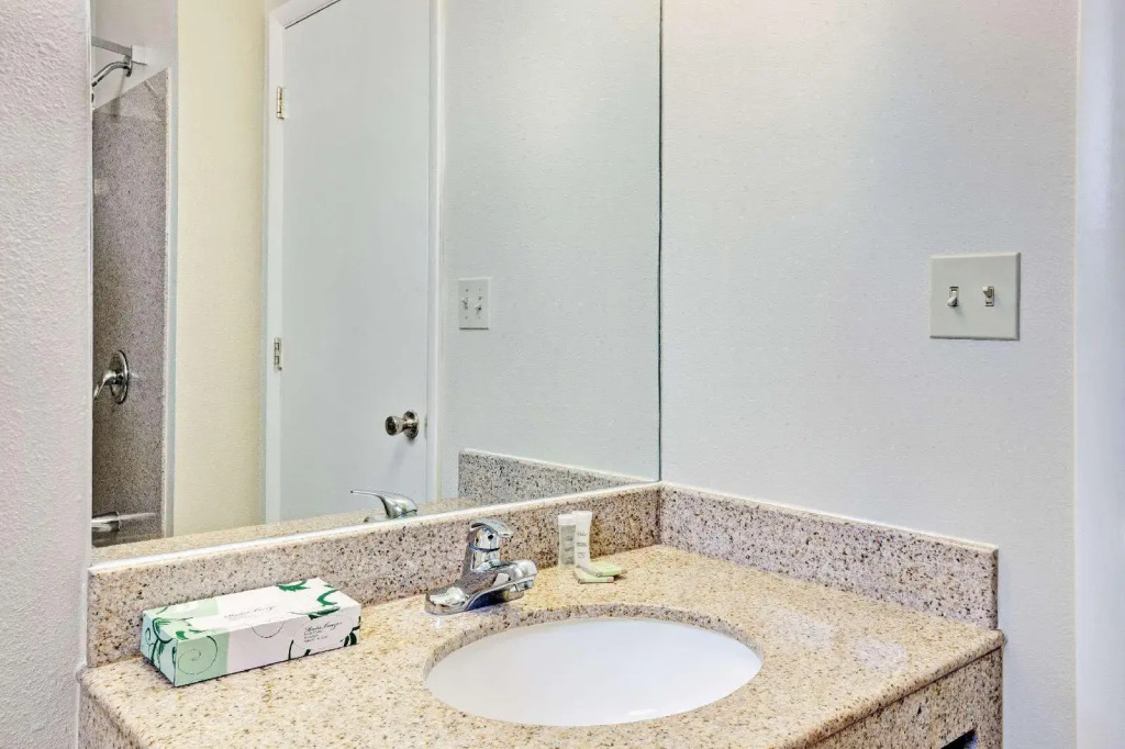 Super 8 by Wyndham Newark DE