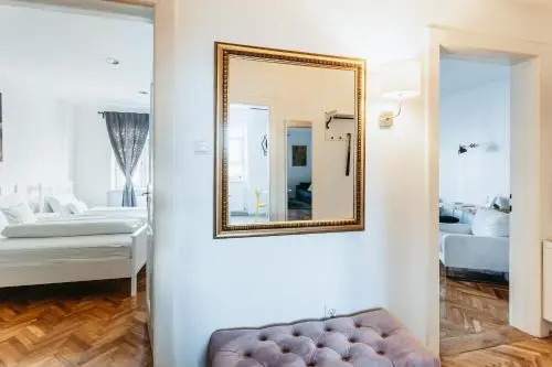 Bond Apartment