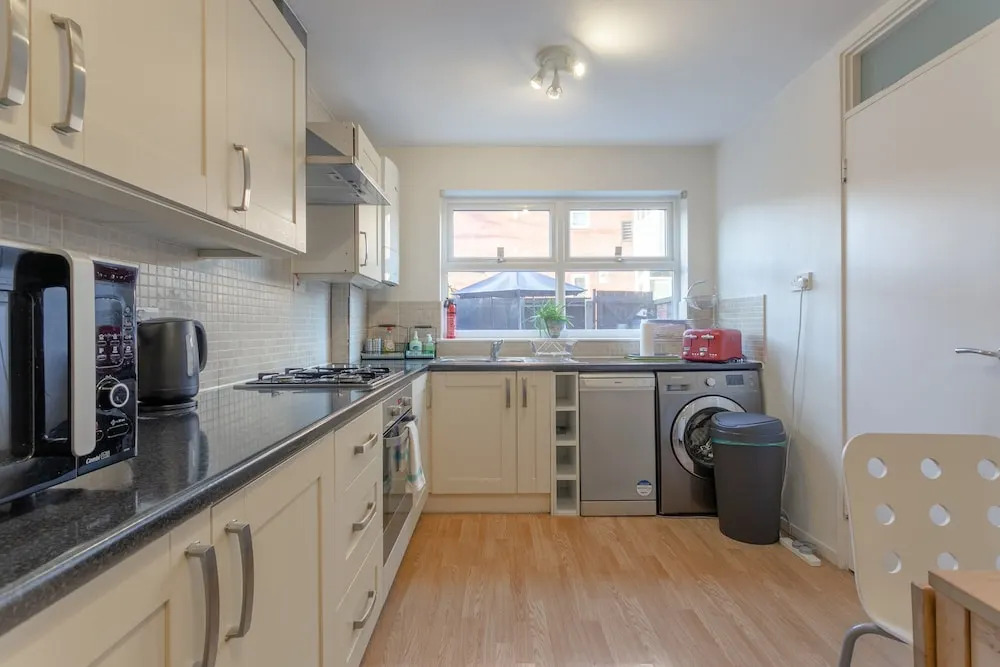 Modern 3 Bedroom Family Home in Hackney