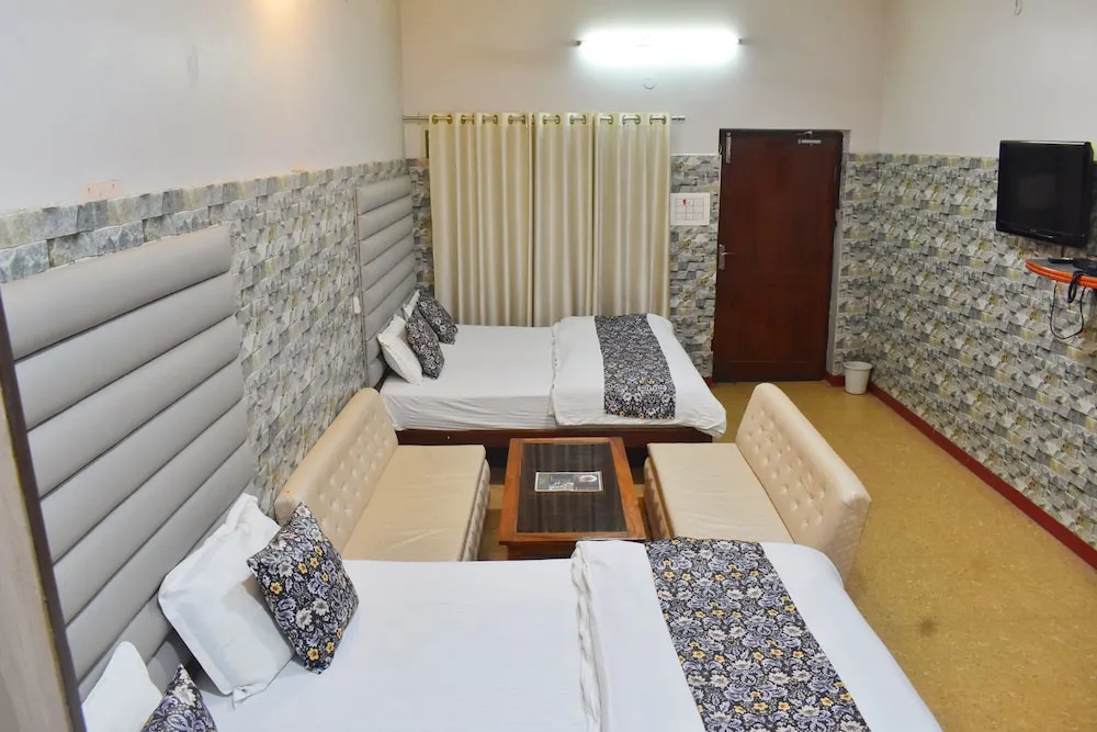 Hotel Raj Darbar