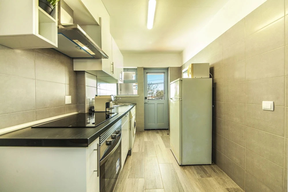 B20 - Sun and Pool Apartment