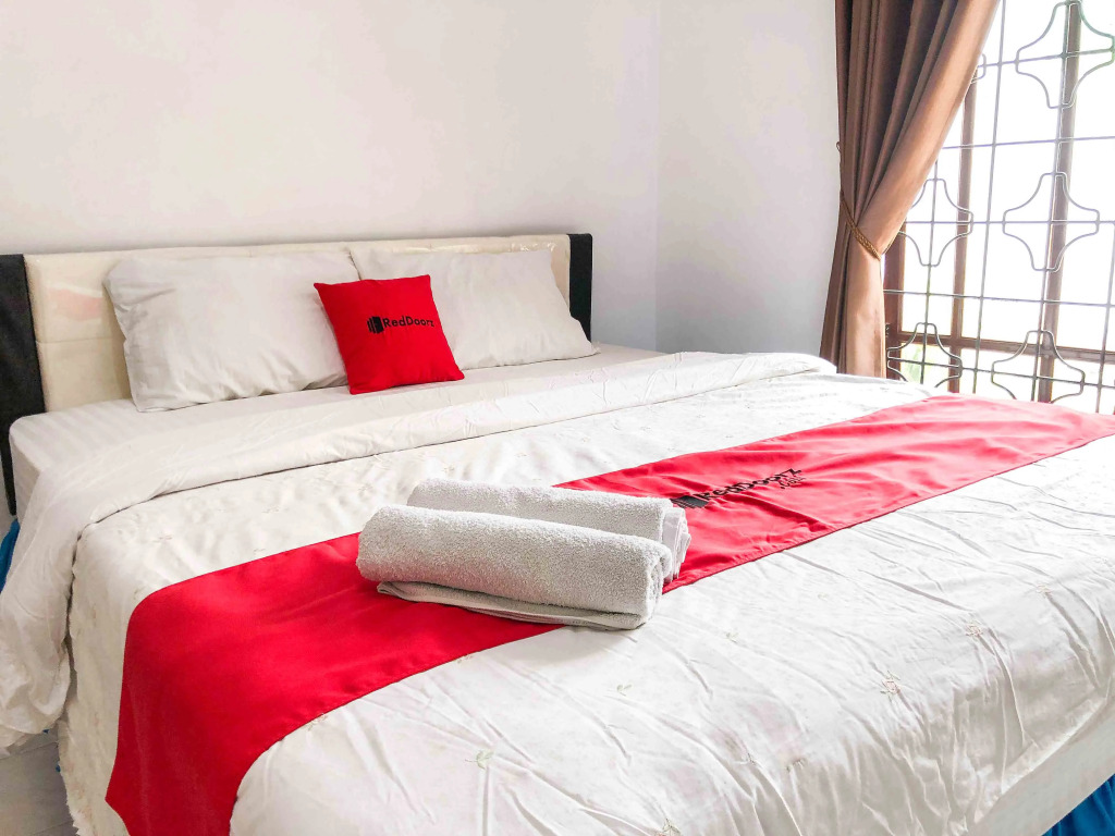 RedDoorz near Eco Green Park Batu