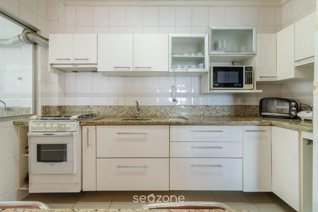 Apto 3Q pé na areia com vista mar CET802