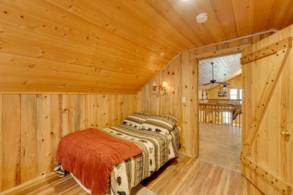 Pet-friendly House w/ Deck: Near Crater Lake!