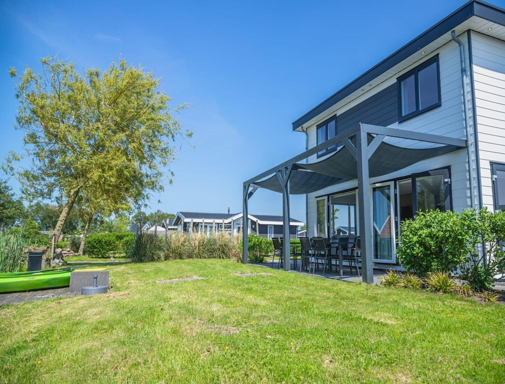 Modern, Spacious, Detached Holiday Home, Near Alkmaar