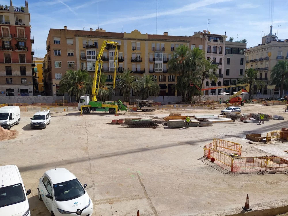 Flats Friends Plaza de la Reina