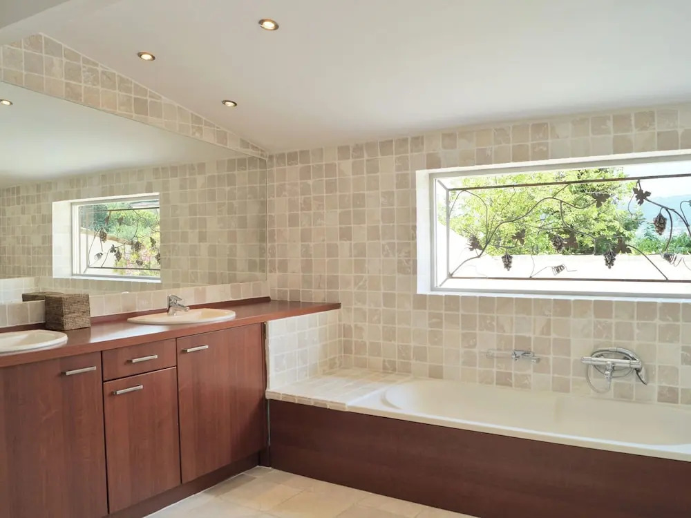Stylish villa near Mougins with large, private pool and lovely outdoor kitchen