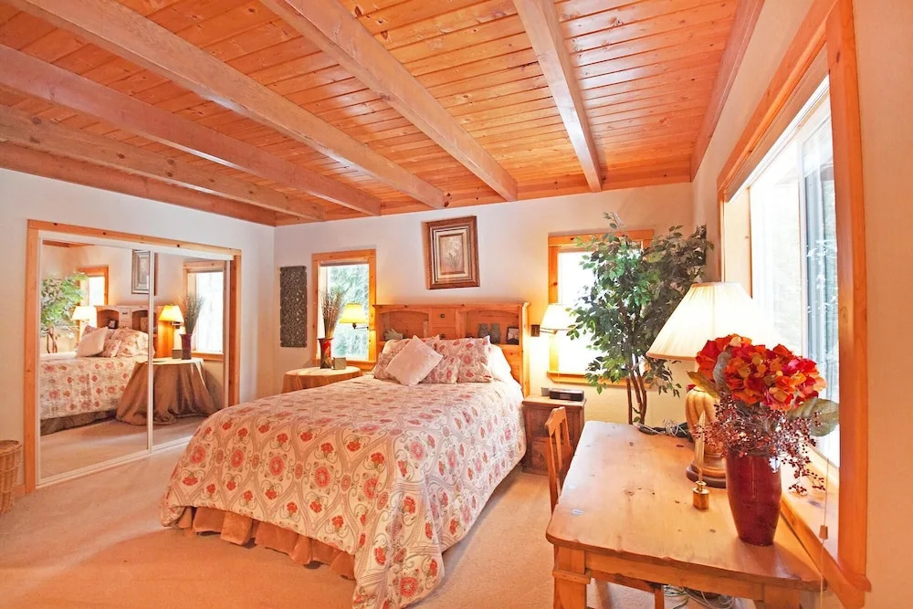 The Chalet Lani Home 799 3 Bedrooms 2 Bathrooms Home