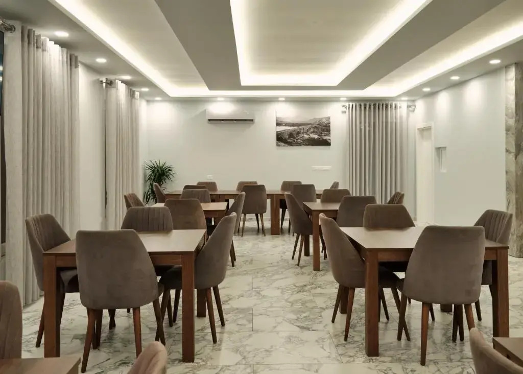 Montflux Hotel