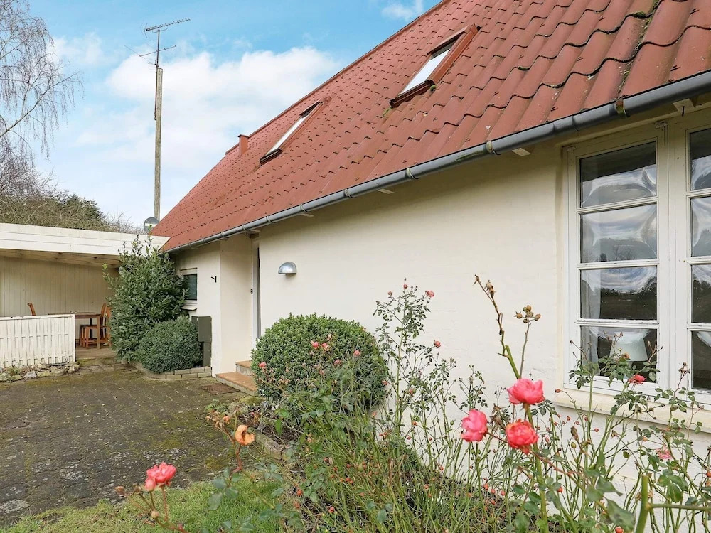 6 Person Holiday Home in Bogense