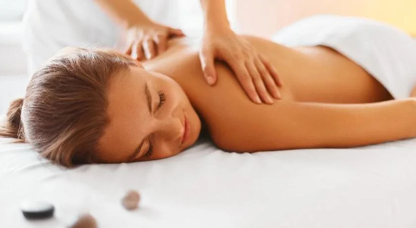 Casa de Tres Lunas/House of Three Moons