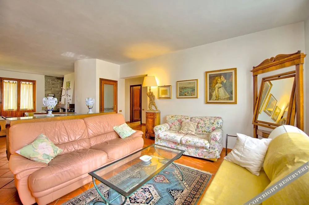 Villa Pratovecchio by PosarelliVillas