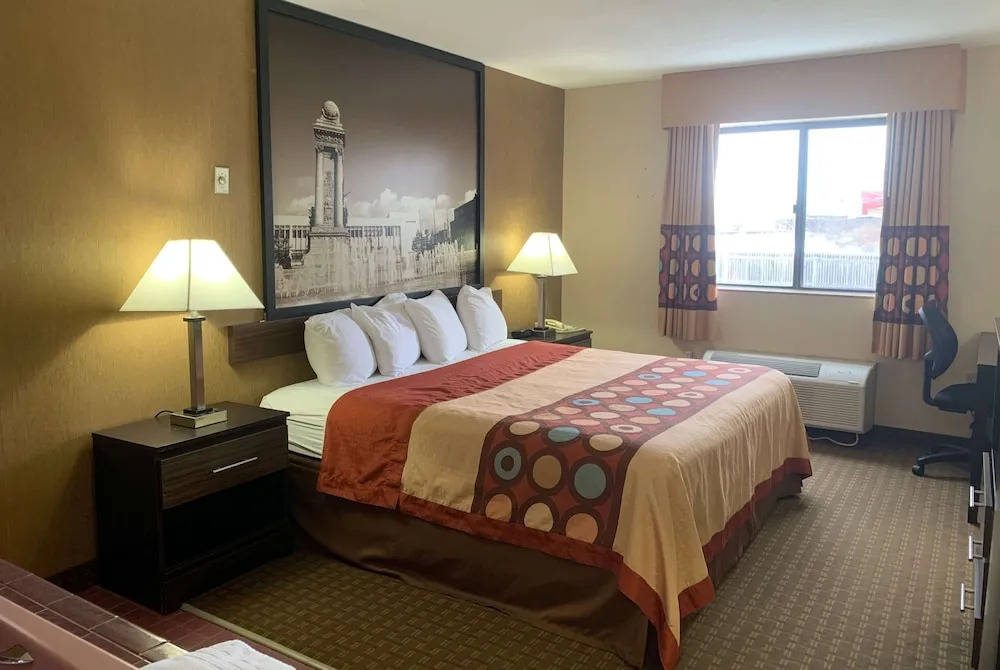 Super 8 By Wyndham Liverpool/Clay/Syracuse Area