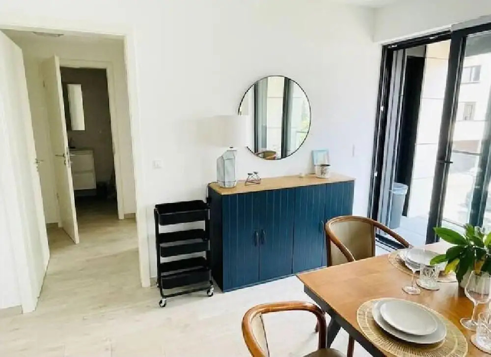 Cosy 1 bedroom in City Center w Terrace