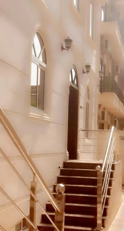 Uptown86 Girls Hostel