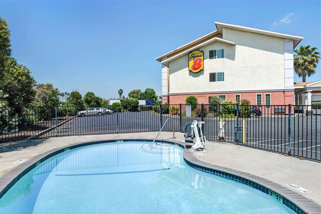 Super 8 by Wyndham Sacramento/Florin Rd