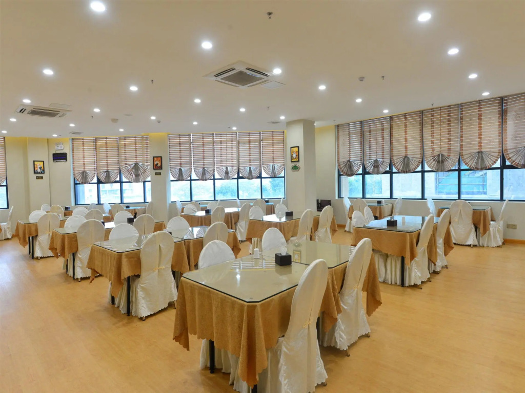 Vienna International Hotel (Huizhou Daya Bay Coastal Park Branch)