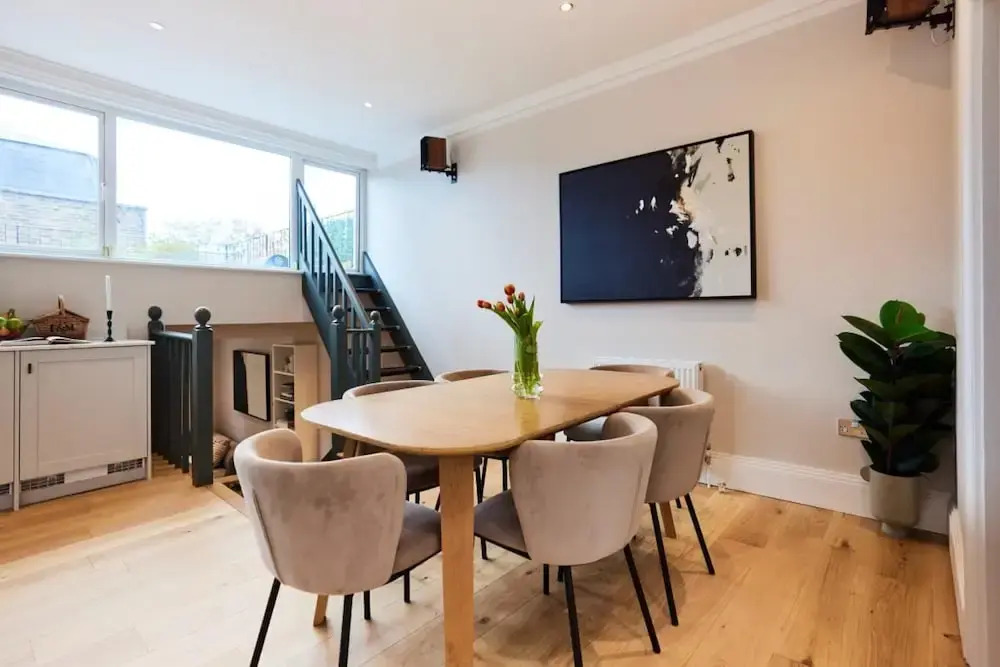 The Earl s Court Space - Modern 2Bdr Flat with Terrace Parking