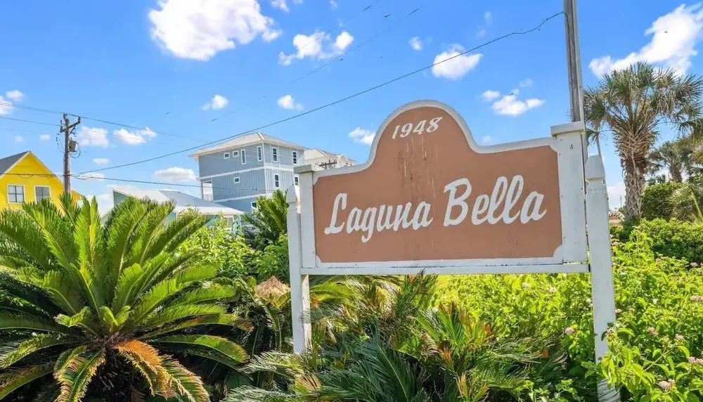 Laguna Bella B4 by Youngs Suncoast