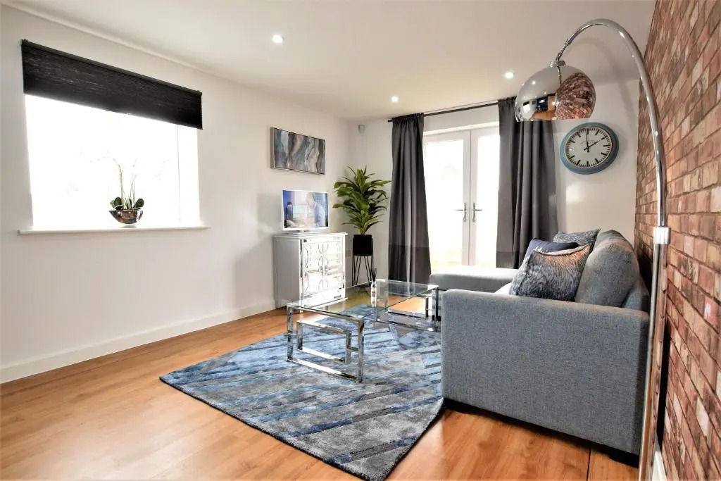 Savoy Court - Your Apartment