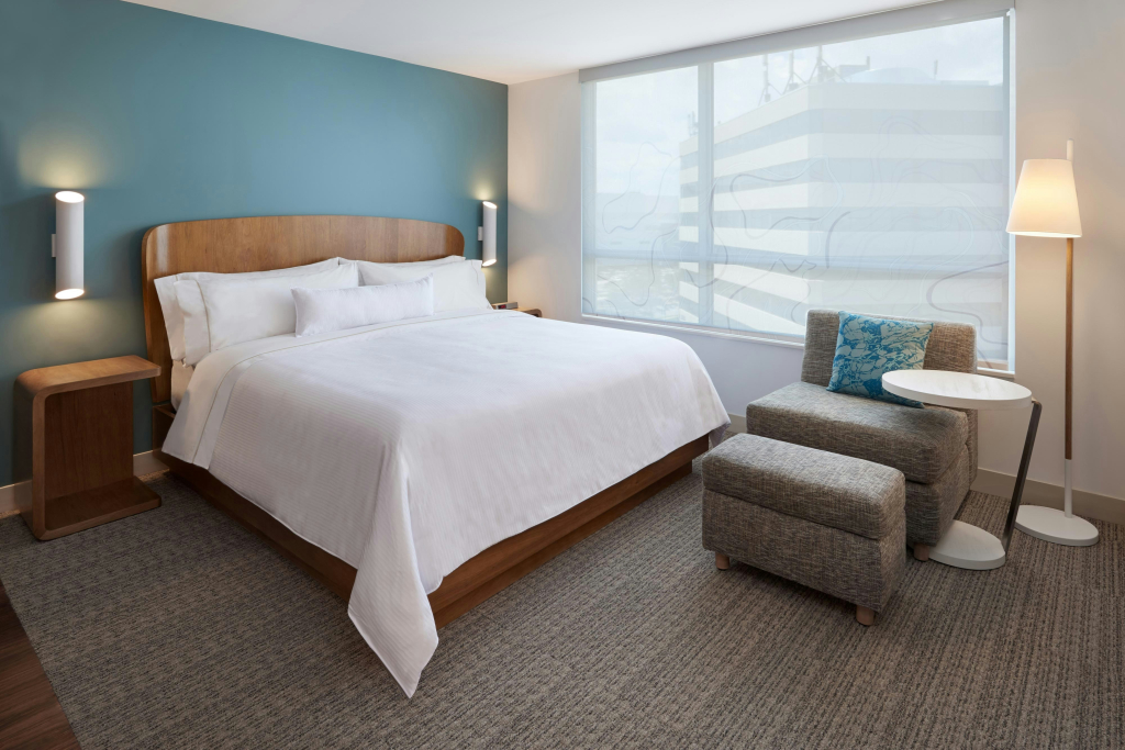 Econo Lodge Inn & Suites Toronto Airport