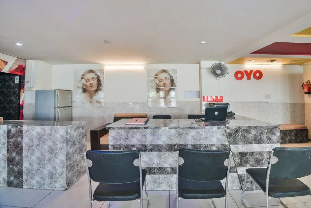 OYO 45055 Hotel King's Palace