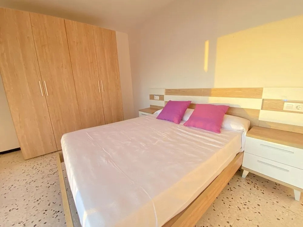 Agi Avenida Apartments