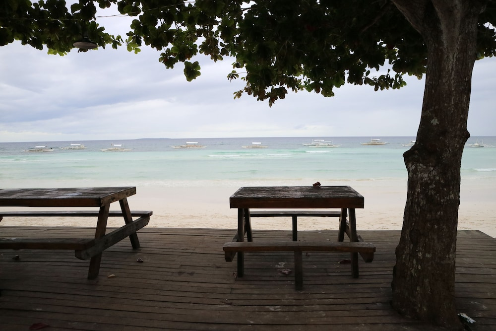 Dubay Panglao Beachfront Resort