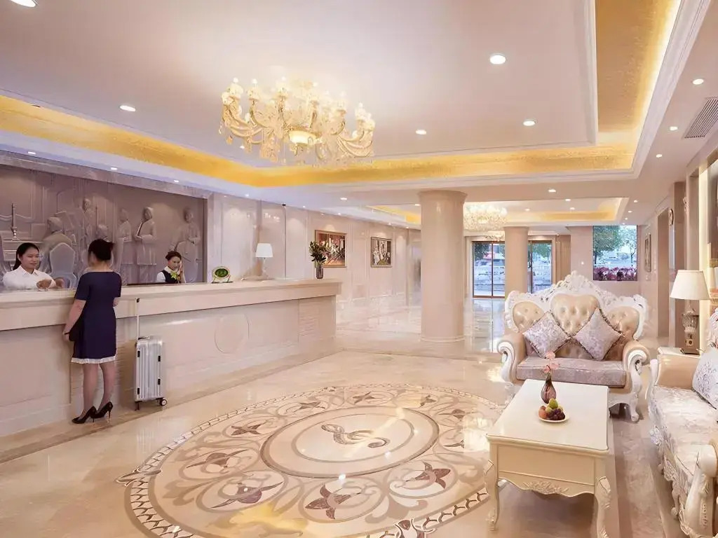 Vienna Hotel Shanghai New International Expo Center Xiuyan Road Metro Station