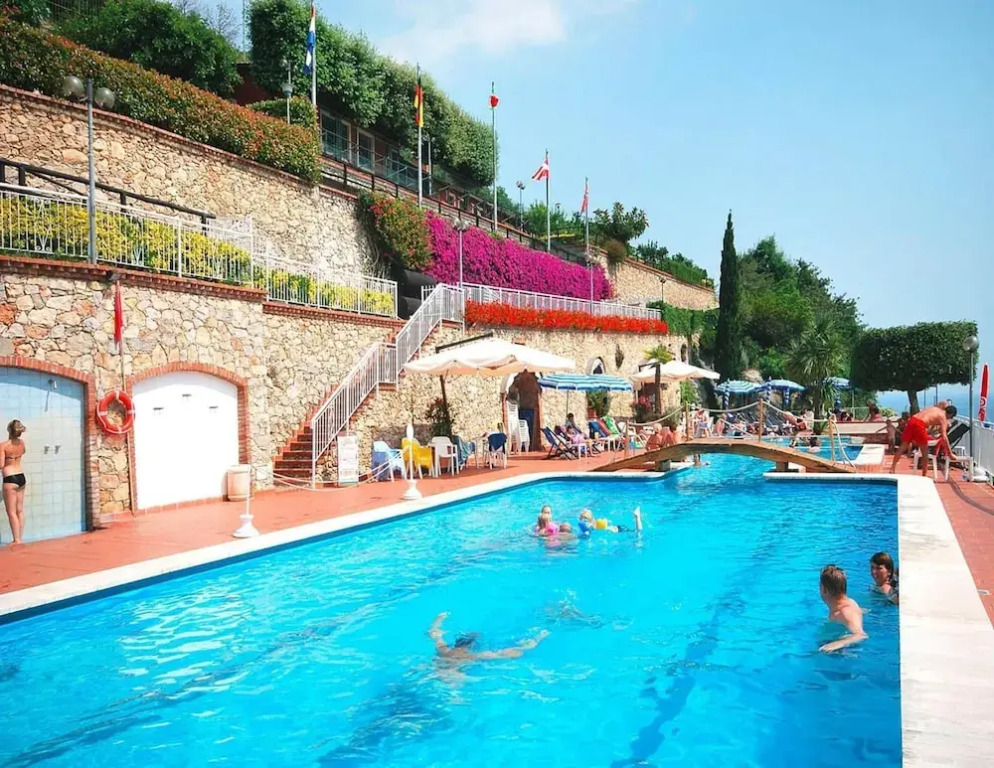 Holiday Flat in Pretty Residence With Communal Pool in Pietra Ligure