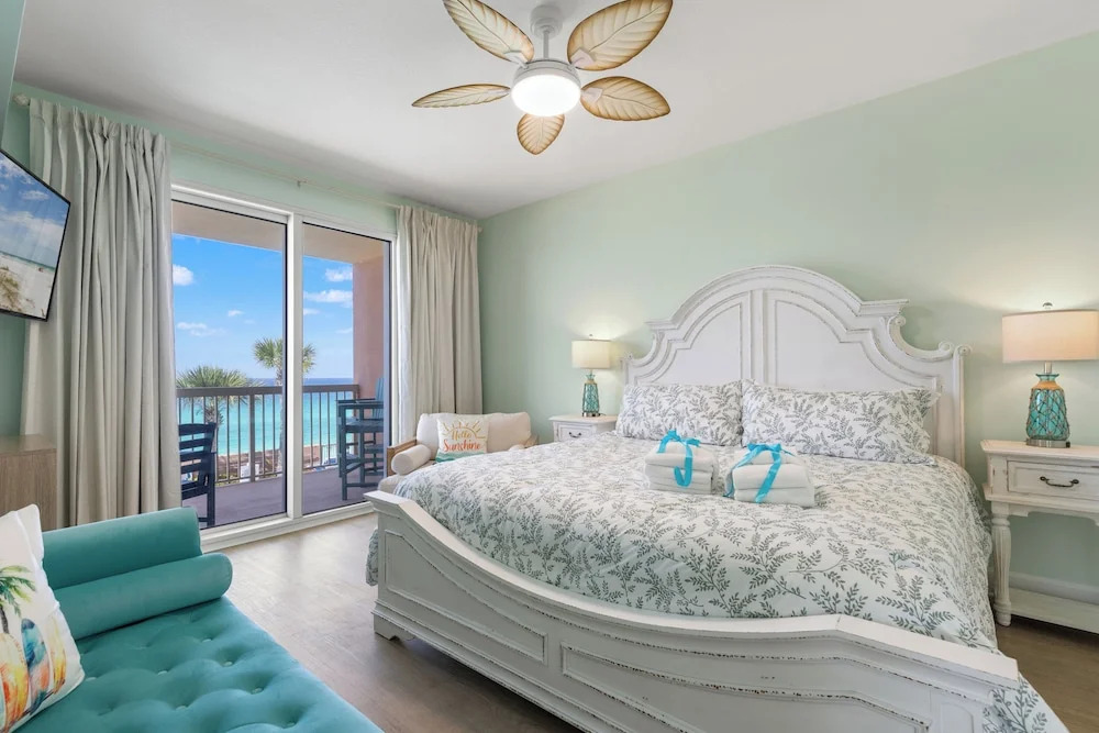 Pelican Perch! 3BR 3BA Corner Beachfront Condo w/ Epic Views, Sleeps 9