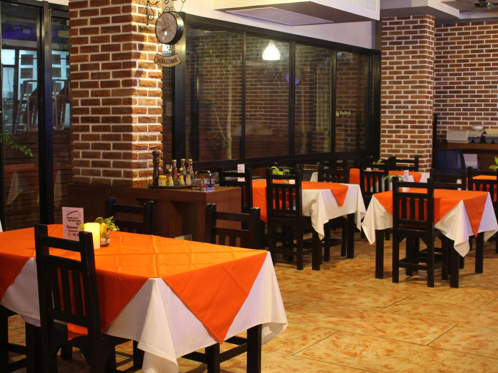 Easy Planet Phuket Patong
