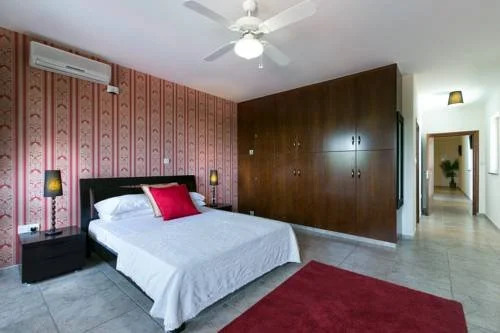4 BR Villa Delphin