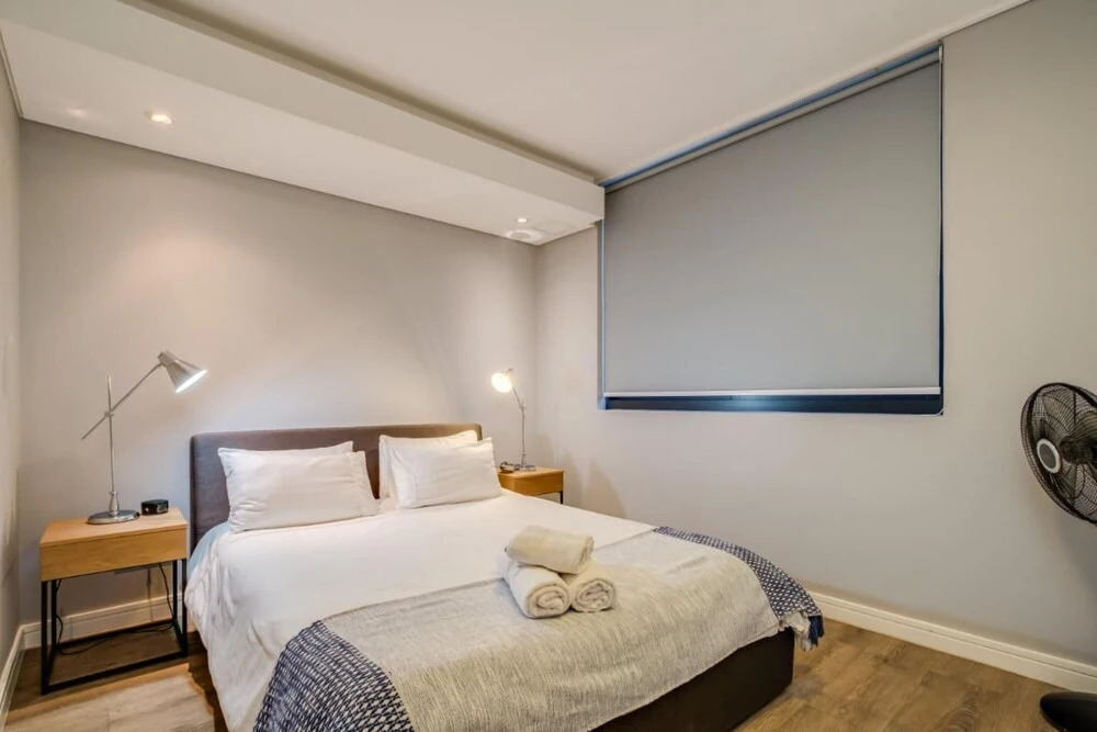 Urban Chic Apartment Close to Waterfront Warwick